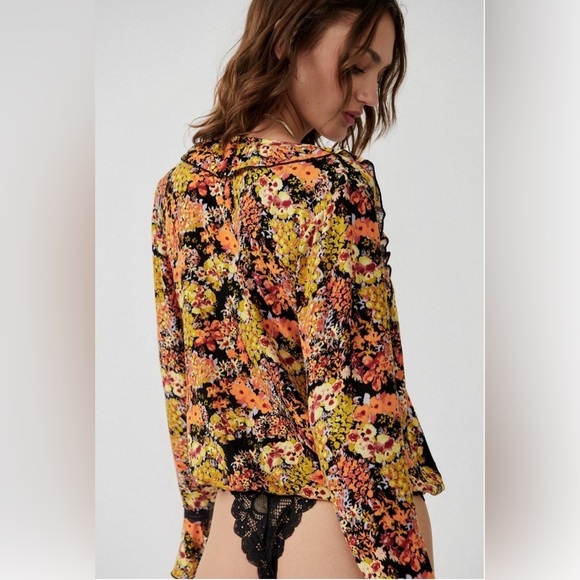 Free People “Heat Wave” Lace Floral Button Bodysuit in “Midnight Combo” Large 🖤 - Picture 3 of 9